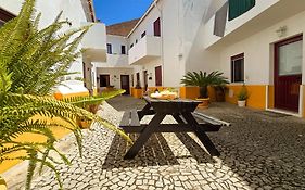 Relaxante apartamento de 1 quarto num patio tradicional